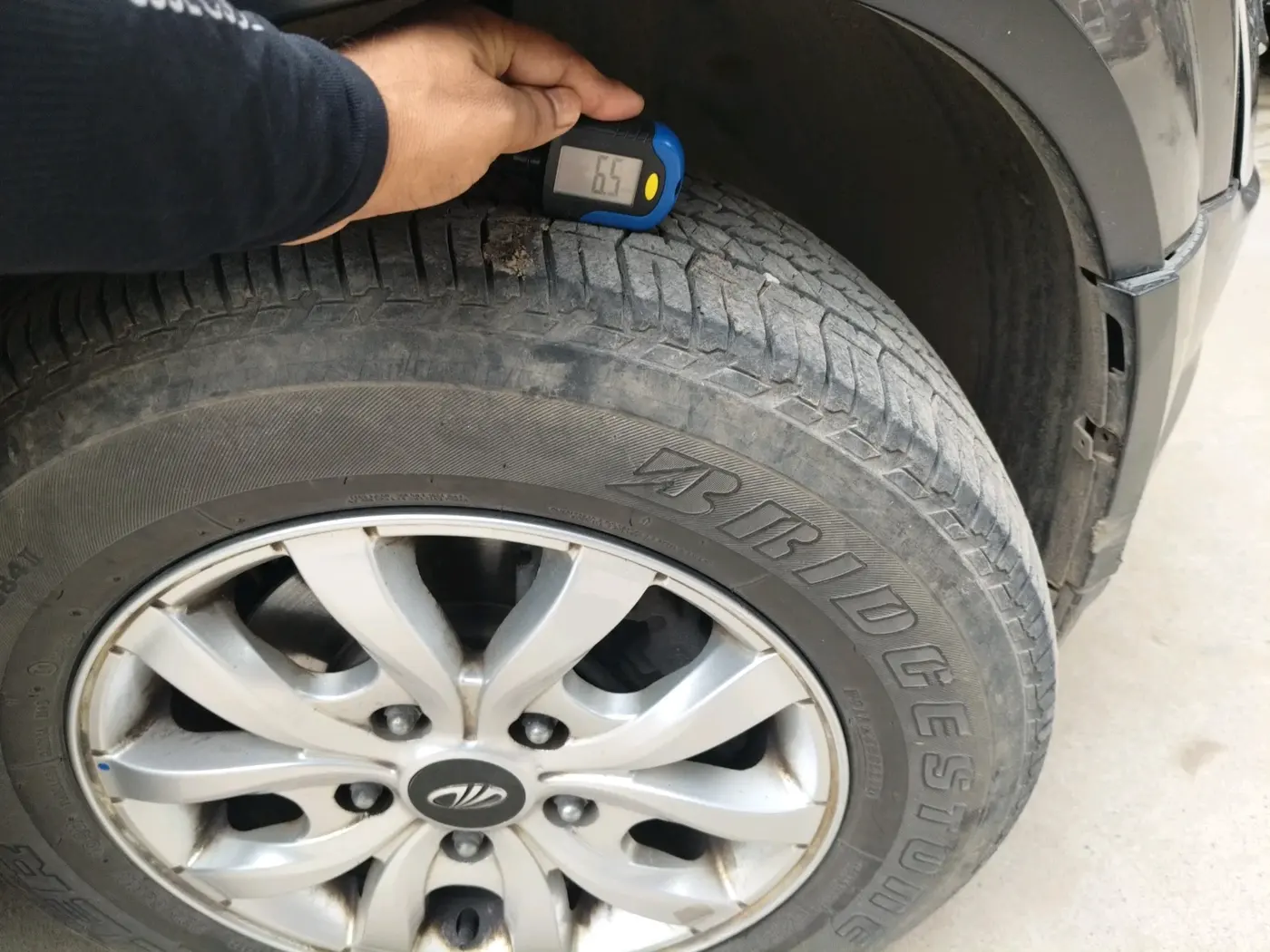 2018 Mahindra XUV500 W10 AT, Diesel, Automatic, 94,633 km, tyre