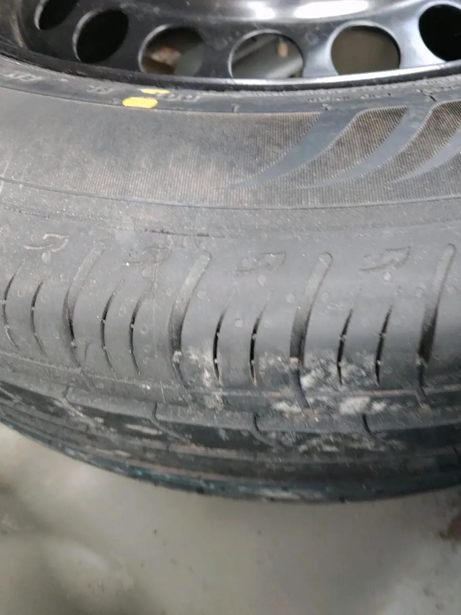 2022 Maruti BREZZA ZXI AT SMART HYBRID, Petrol, Automatic, 47,052 km, tyre
