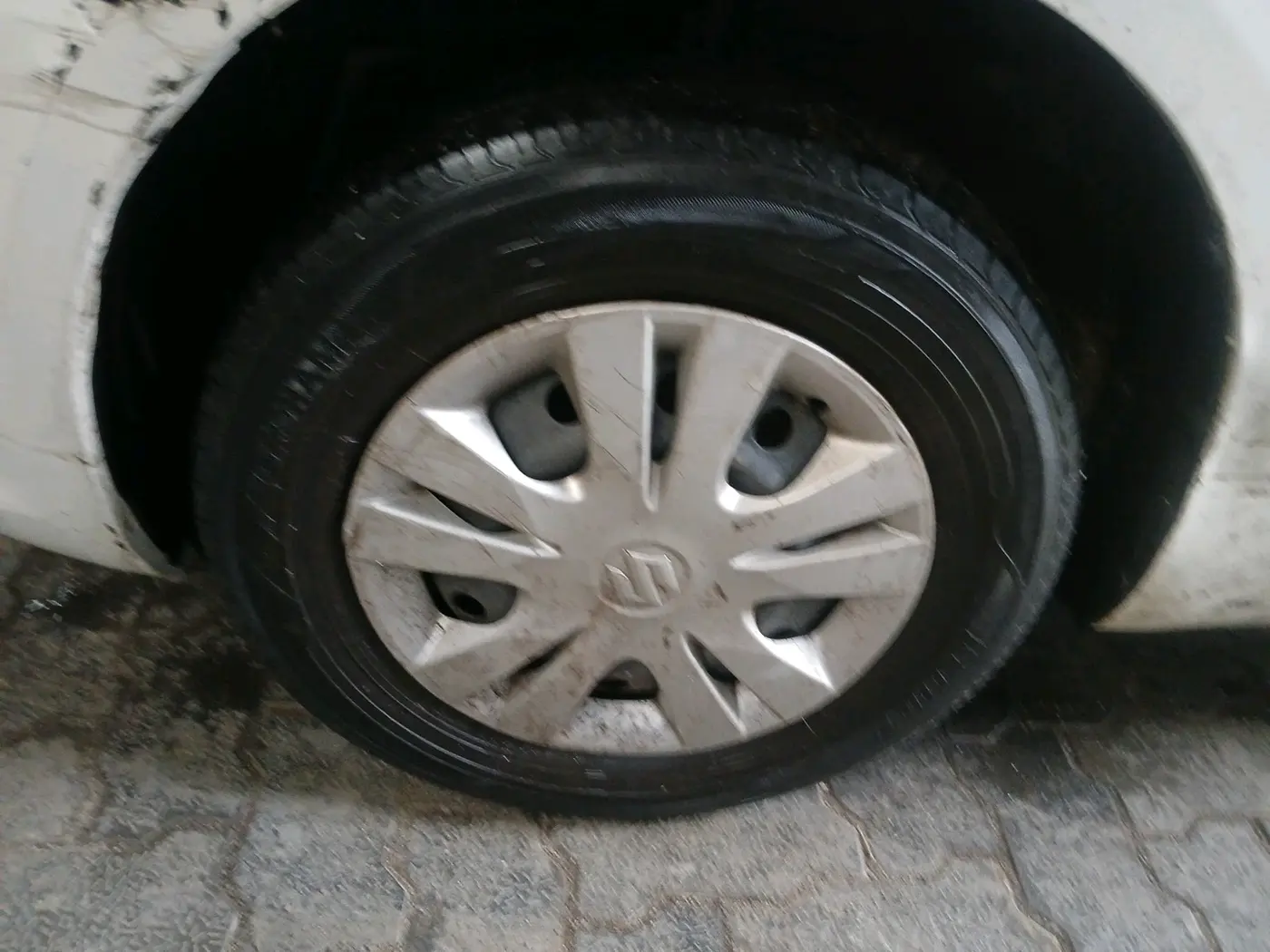 2013 Maruti Swift Dzire VDI, Diesel, Manual, 1,98,470 km, tyre