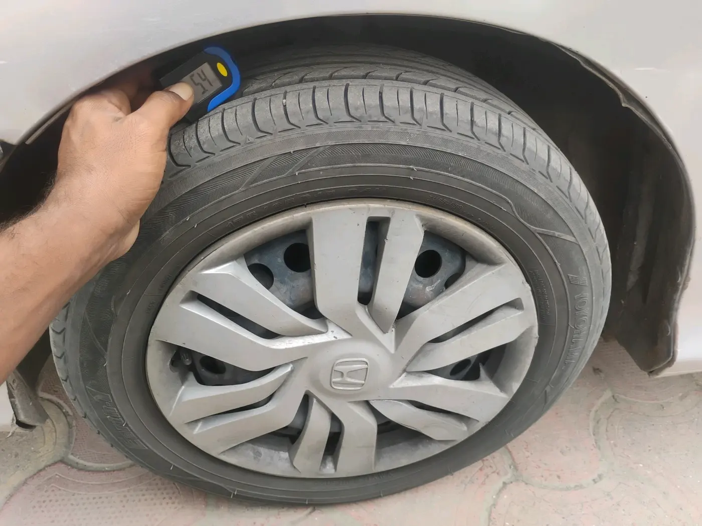 2014 Honda City 1.5L I-DTEC SV, Diesel, Manual, 1,44,806 km, tyre