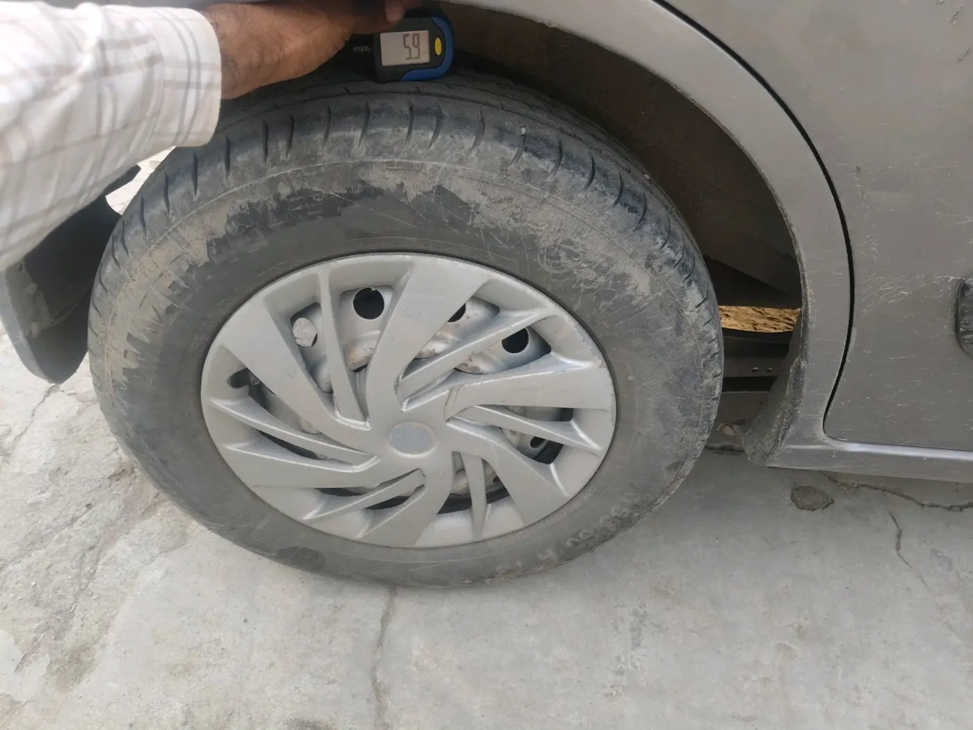 2016 Maruti Wagon R 1.0 LXI CNG, CNG, Manual, 1,38,286 km, tyre