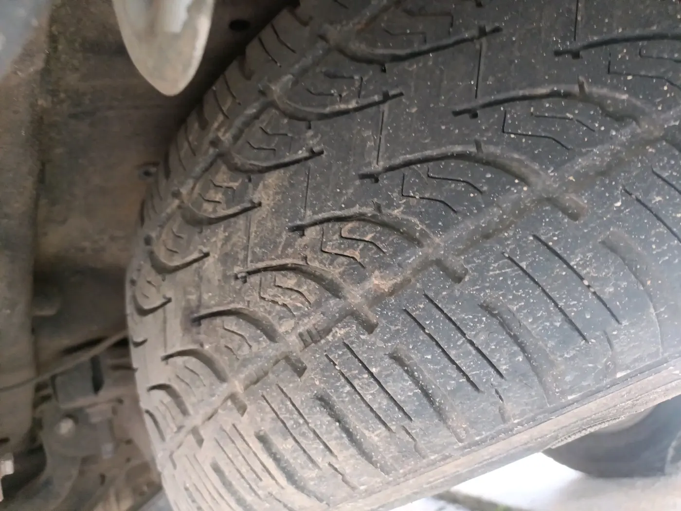 2013 Mahindra XUV500 W8, Diesel, Manual, 1,32,338 km, tyre