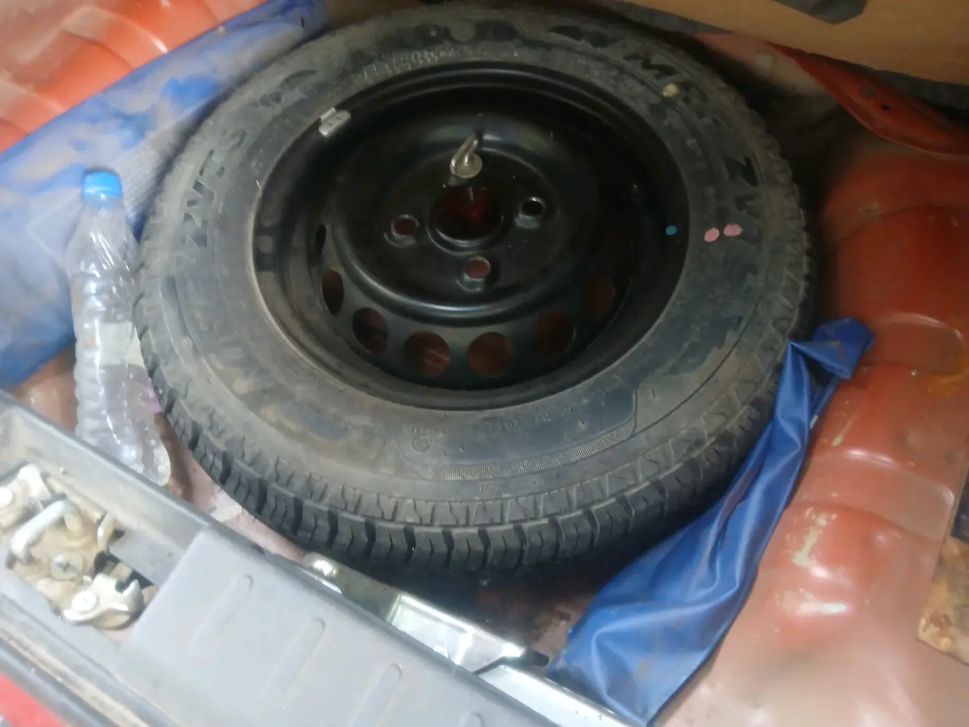 2018 Maruti Alto 800 LXI, Petrol, Manual, 27,356 km, tyre