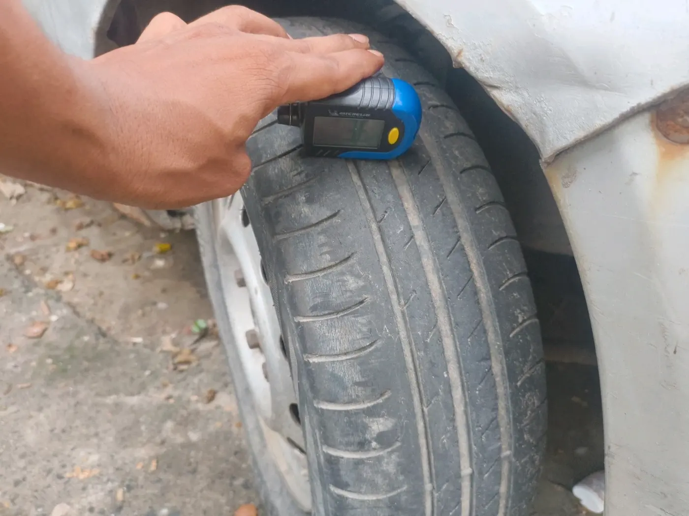 2011 Maruti Alto K10 VXI, Petrol, Manual, 1,06,893 km, tyre