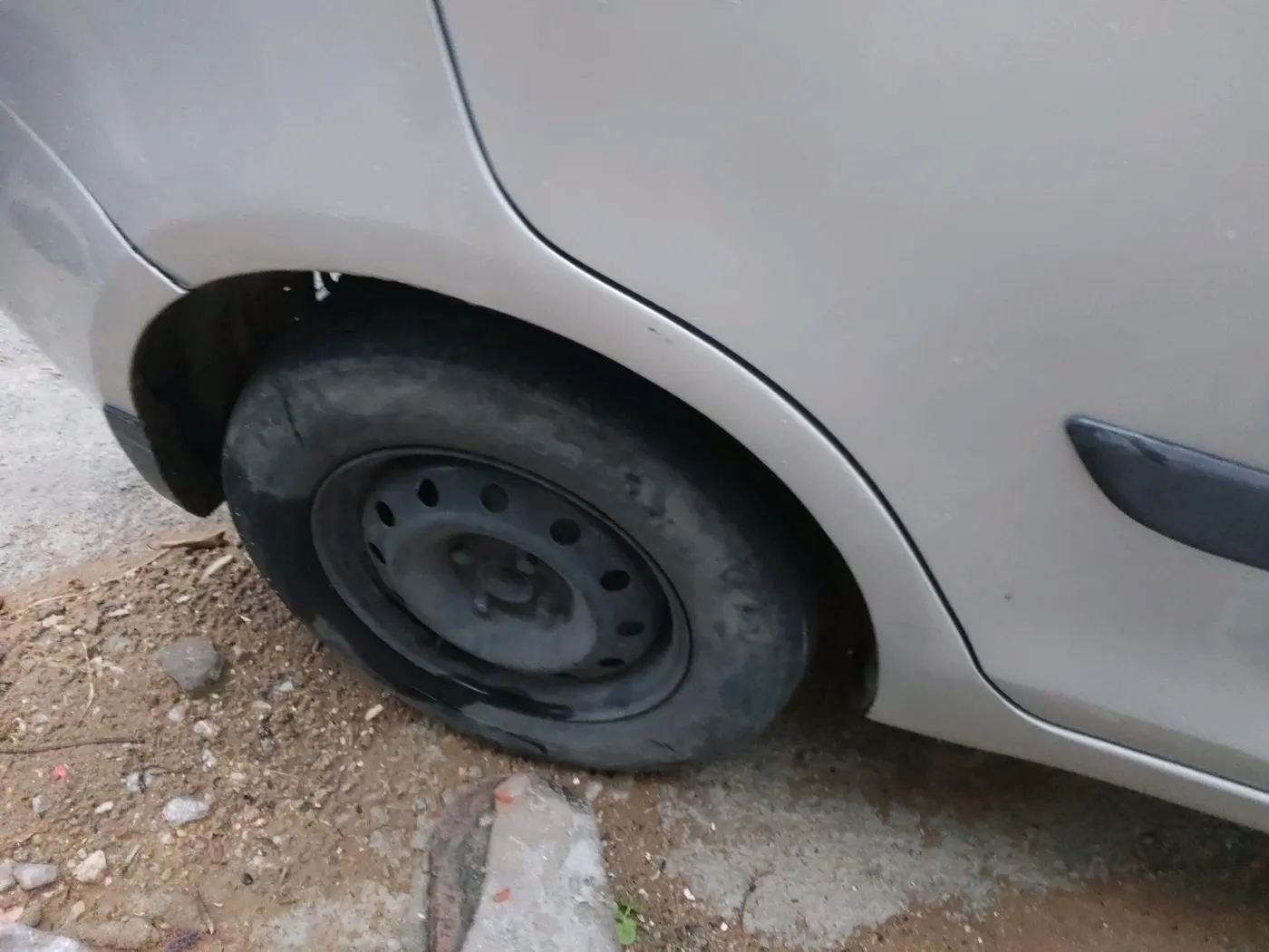 2012 Maruti Swift Dzire VDI, Diesel, Manual, 1,35,237 km, tyre