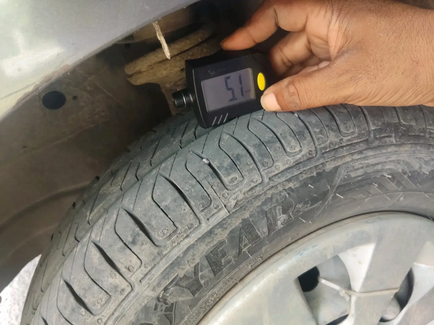 2013 Maruti Wagon R 1.0 LXI CNG, CNG, Manual, 1,72,952 km, tyre