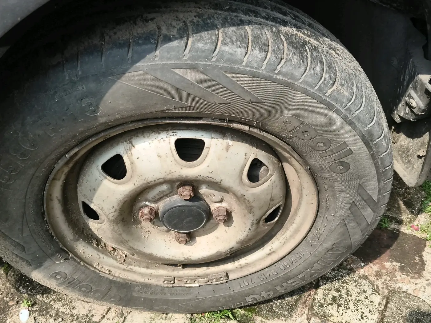 2011 Maruti Eeco 5 STR, Petrol, Manual, 1,93,719 km, tyre