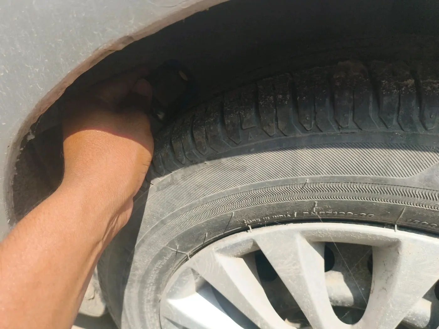 2016 Maruti Ciaz VXI+, Petrol, Manual, 98,883 km, tyre