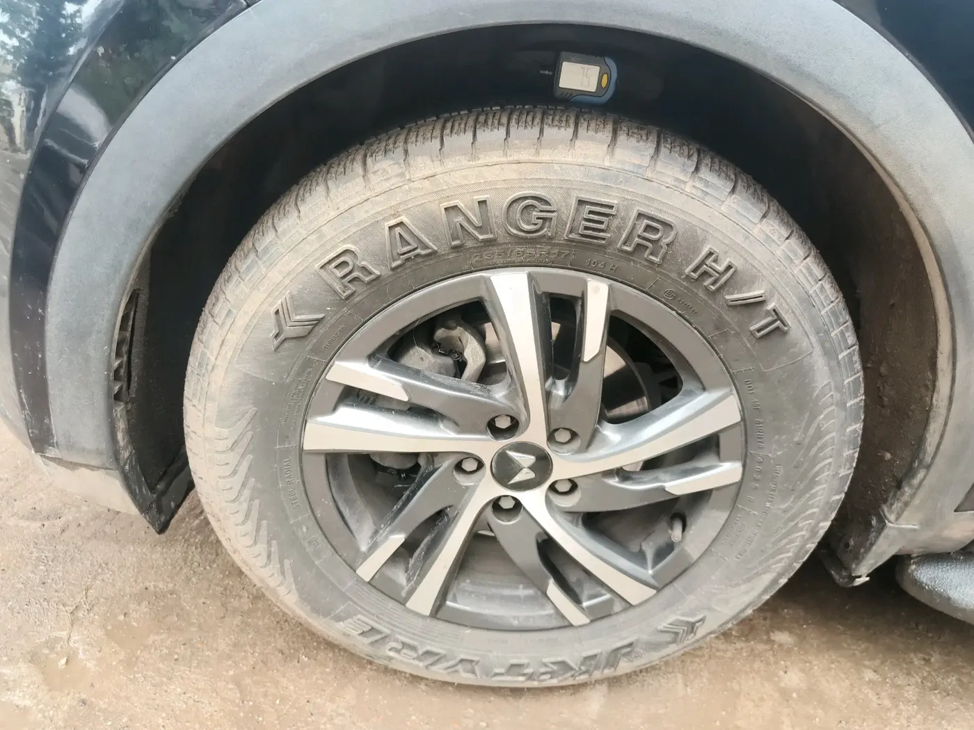 2024 Mahindra XUV700 AX 5 P MT 7 STR, Petrol, Manual, 56,430 km, tyre