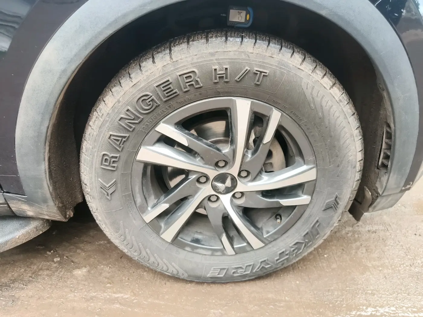 2024 Mahindra XUV700 AX 5 P MT 7 STR, Petrol, Manual, 56,430 km, tyre