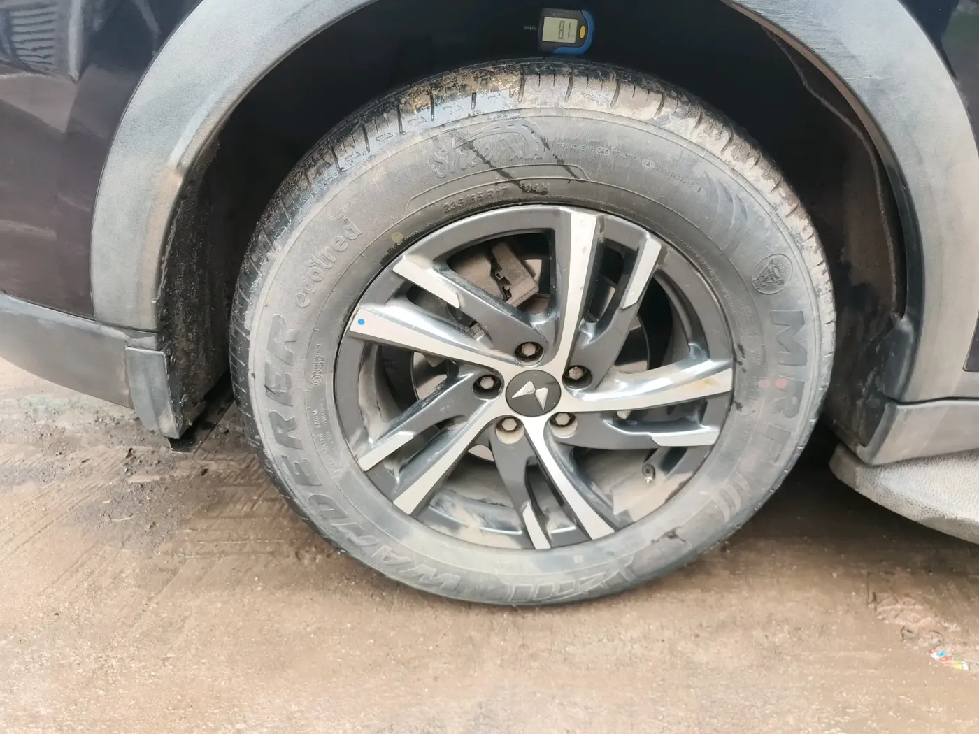 2024 Mahindra XUV700 AX 5 P MT 7 STR, Petrol, Manual, 56,430 km, tyre