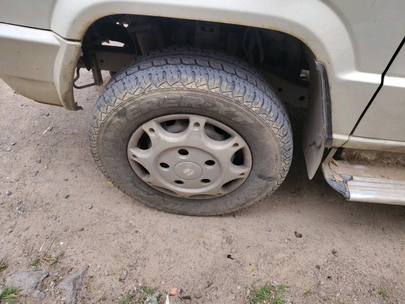 2018 Tata Sumo Gold EX, Diesel, Manual, 2,41,437 km, tyre