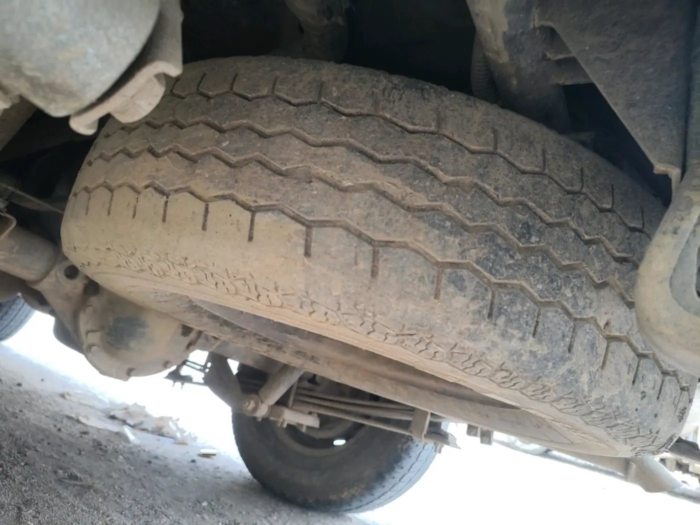 2018 Tata Sumo Gold EX, Diesel, Manual, 2,41,437 km, tyre