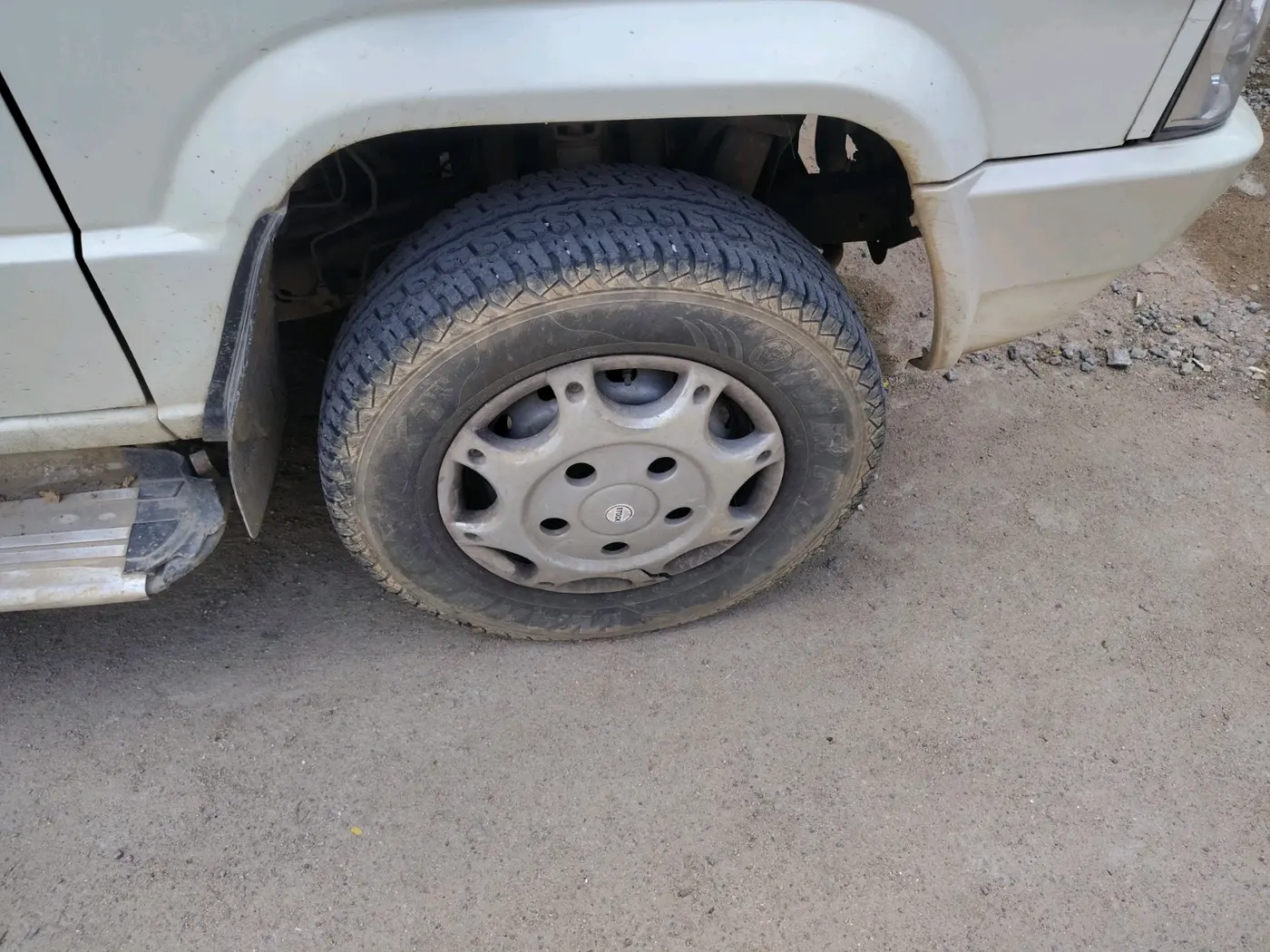 2018 Tata Sumo Gold EX, Diesel, Manual, 2,41,437 km, tyre