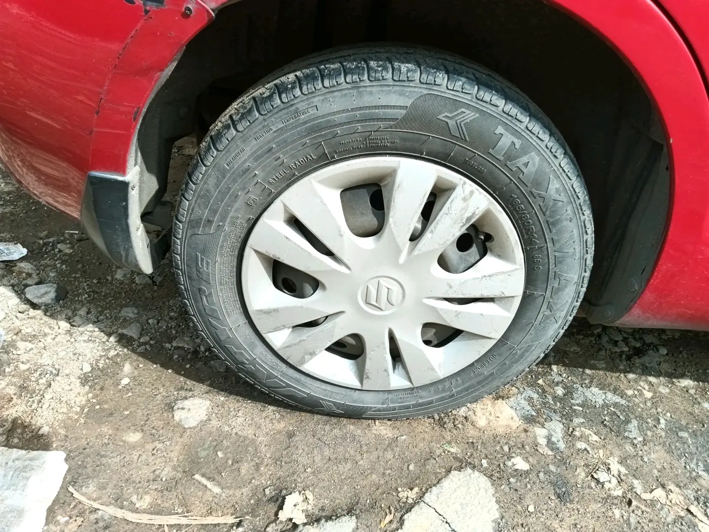 2013 Maruti Swift Dzire VXI, Petrol, Manual, 1,19,248 km, tyre