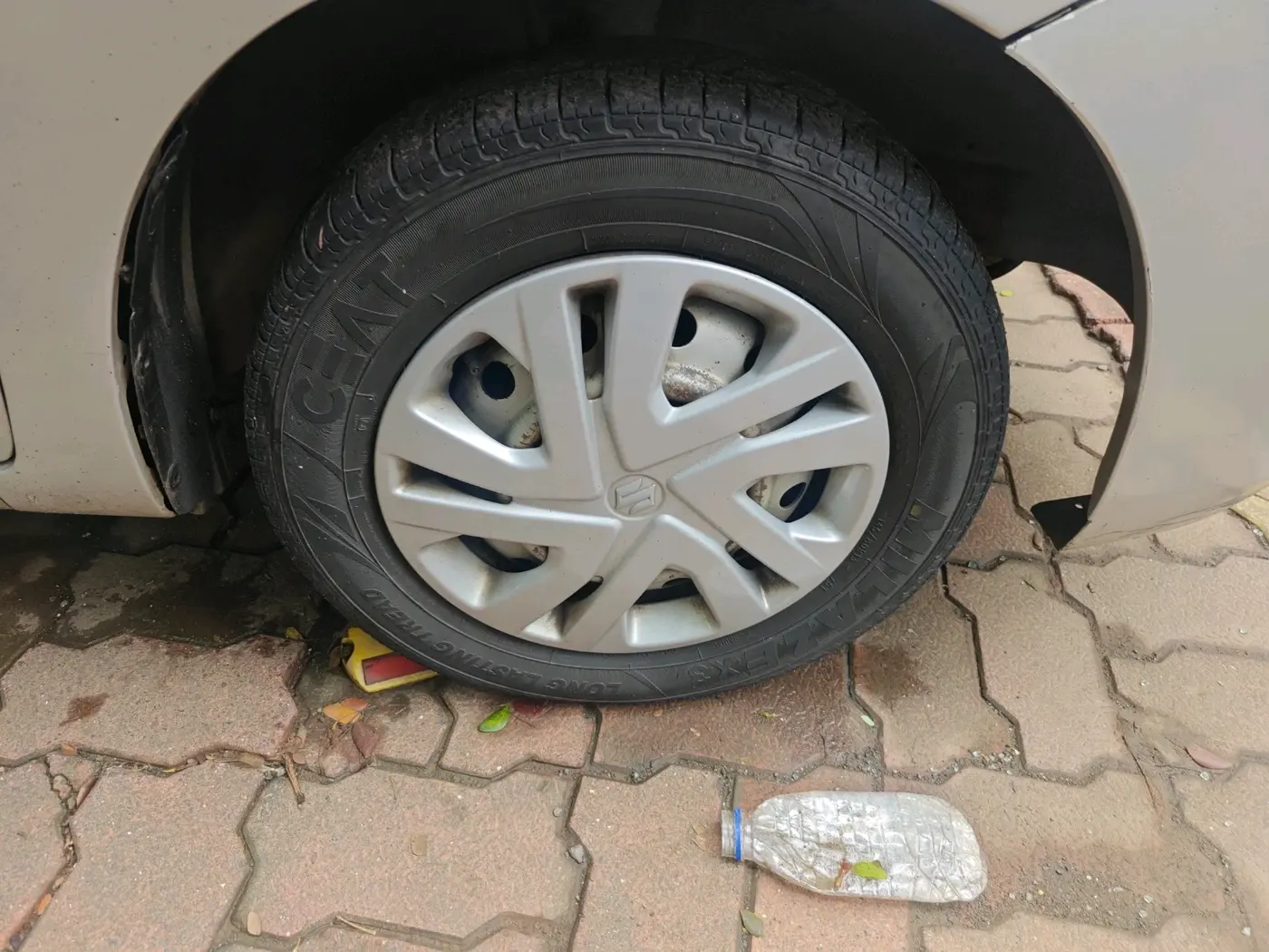 2017 Maruti Wagon R 1.0 LXI CNG, CNG, Manual, 1,01,250 km, tyre