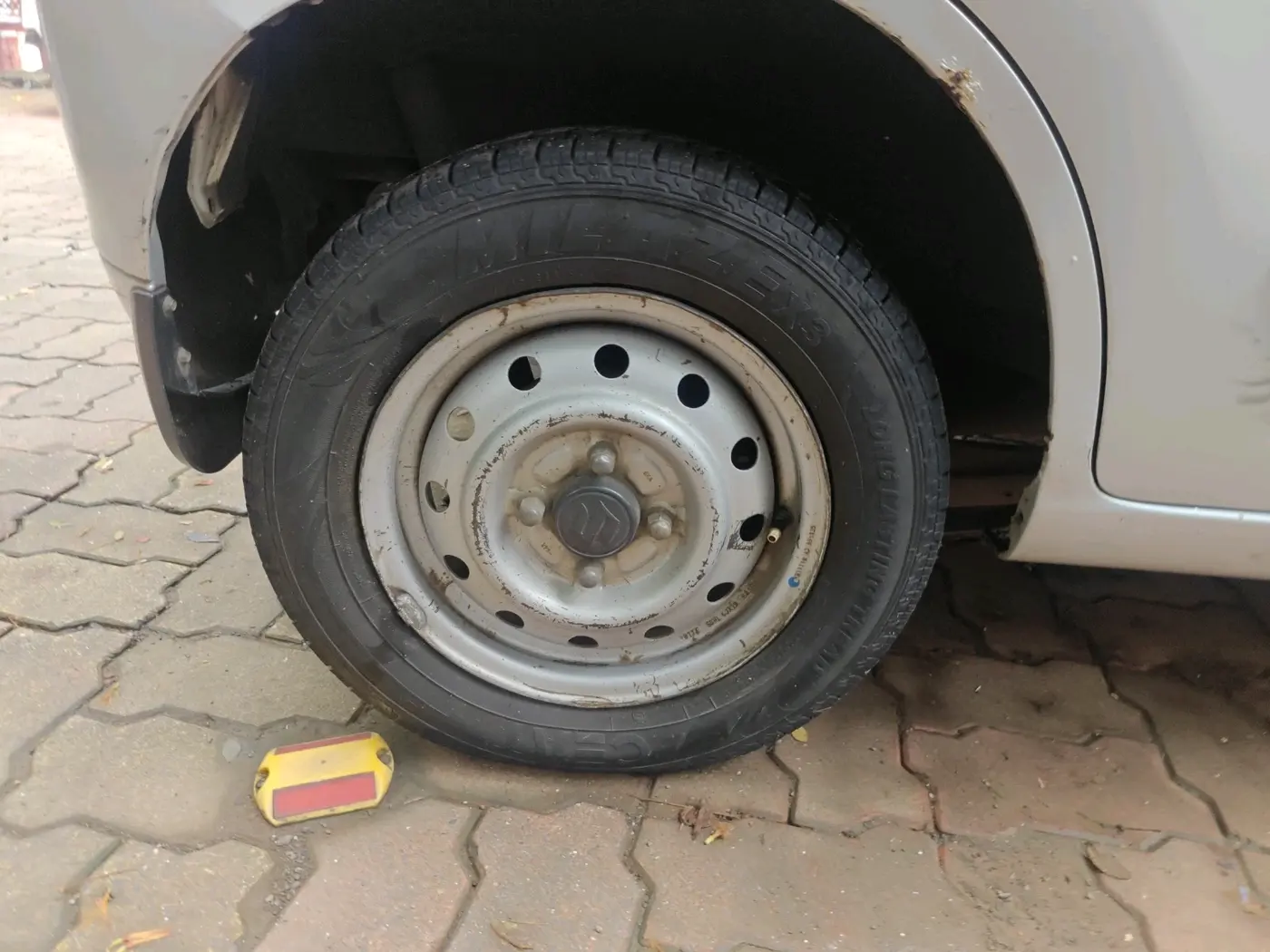 2017 Maruti Wagon R 1.0 LXI CNG, CNG, Manual, 1,01,250 km, tyre