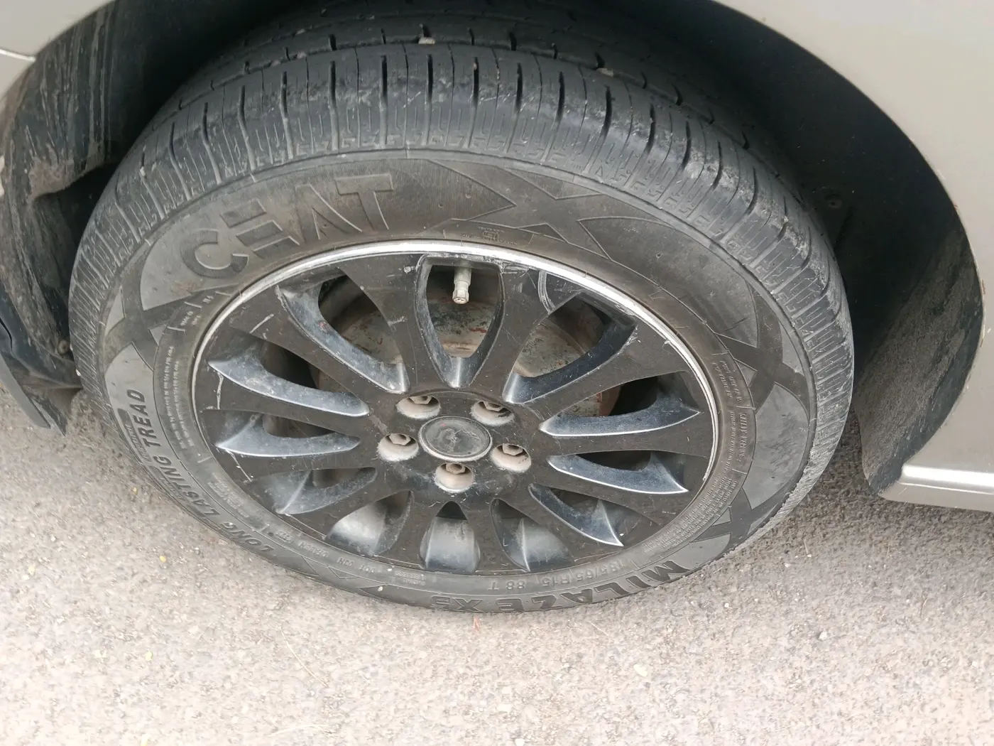 2015 Skoda Rapid 1.5 TDI CR ELEGANCE AT, Diesel, Automatic, 97,201 km, tyre