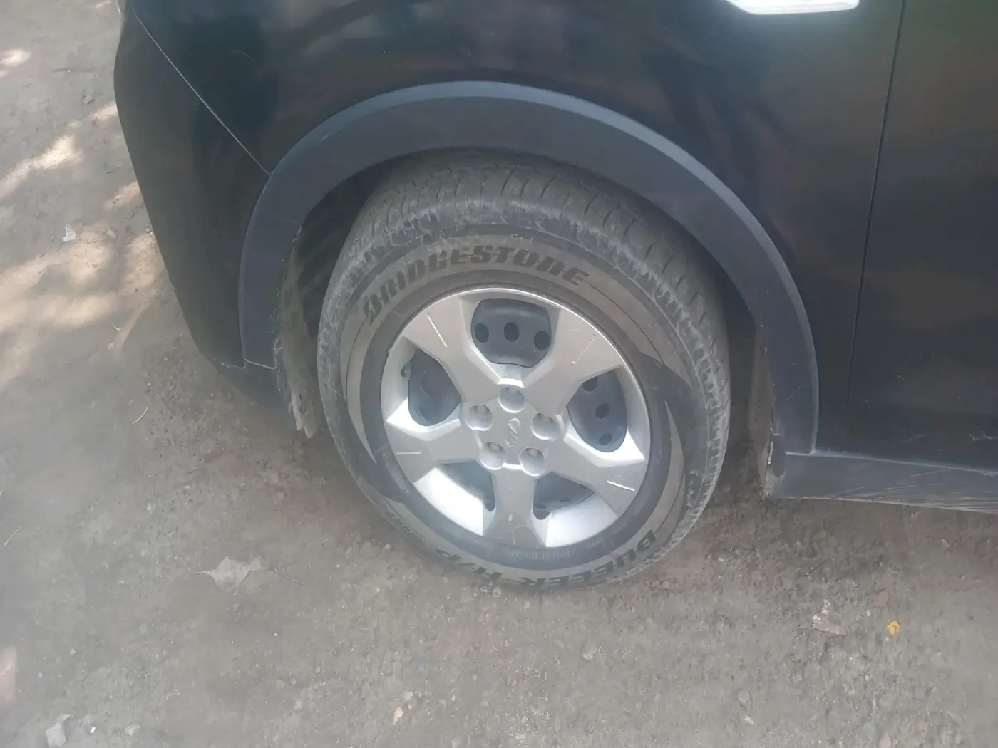 2022 Mahindra XUV300 W6 1.2 PETROL, Petrol, Manual, 36,838 km, tyre