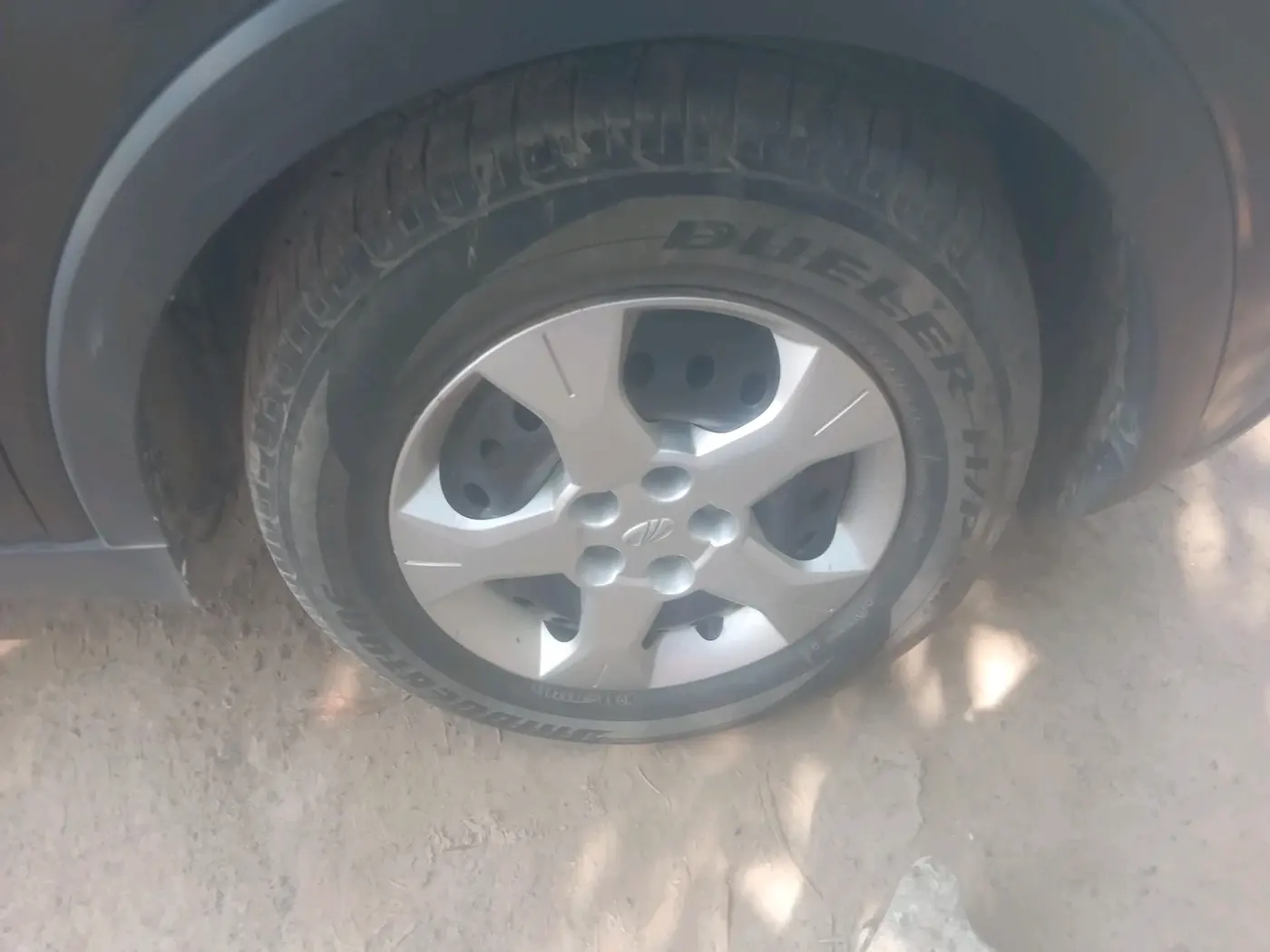 2022 Mahindra XUV300 W6 1.2 PETROL, Petrol, Manual, 36,838 km, tyre