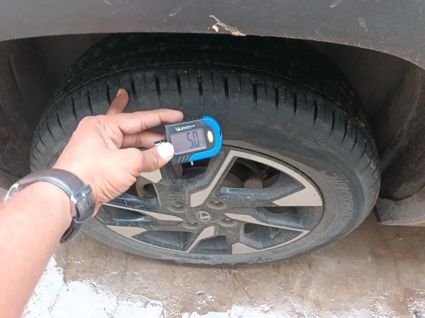 2021 Tata PUNCH CREATIVE  AMT, Petrol, Automatic, 83,280 km, tyre