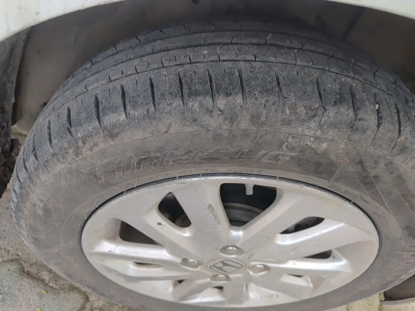 2014 Honda Mobilio 1.5L I-DTEC V, Diesel, Manual, 2,26,161 km, tyre