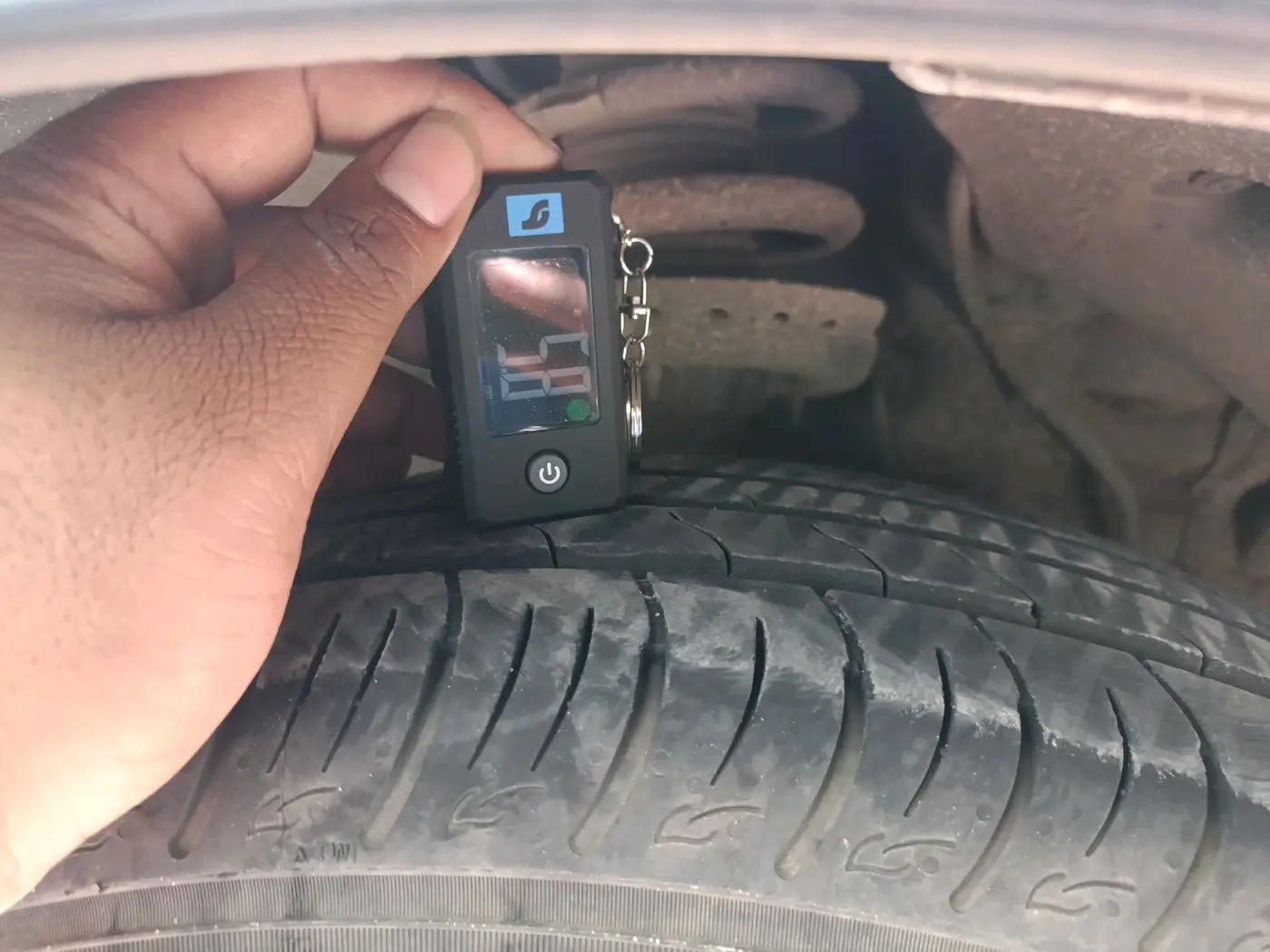 2022 Mahindra XUV300 W8 (O) 1.2 PETROL AMT, Petrol, Automatic, 26,983 km, tyre