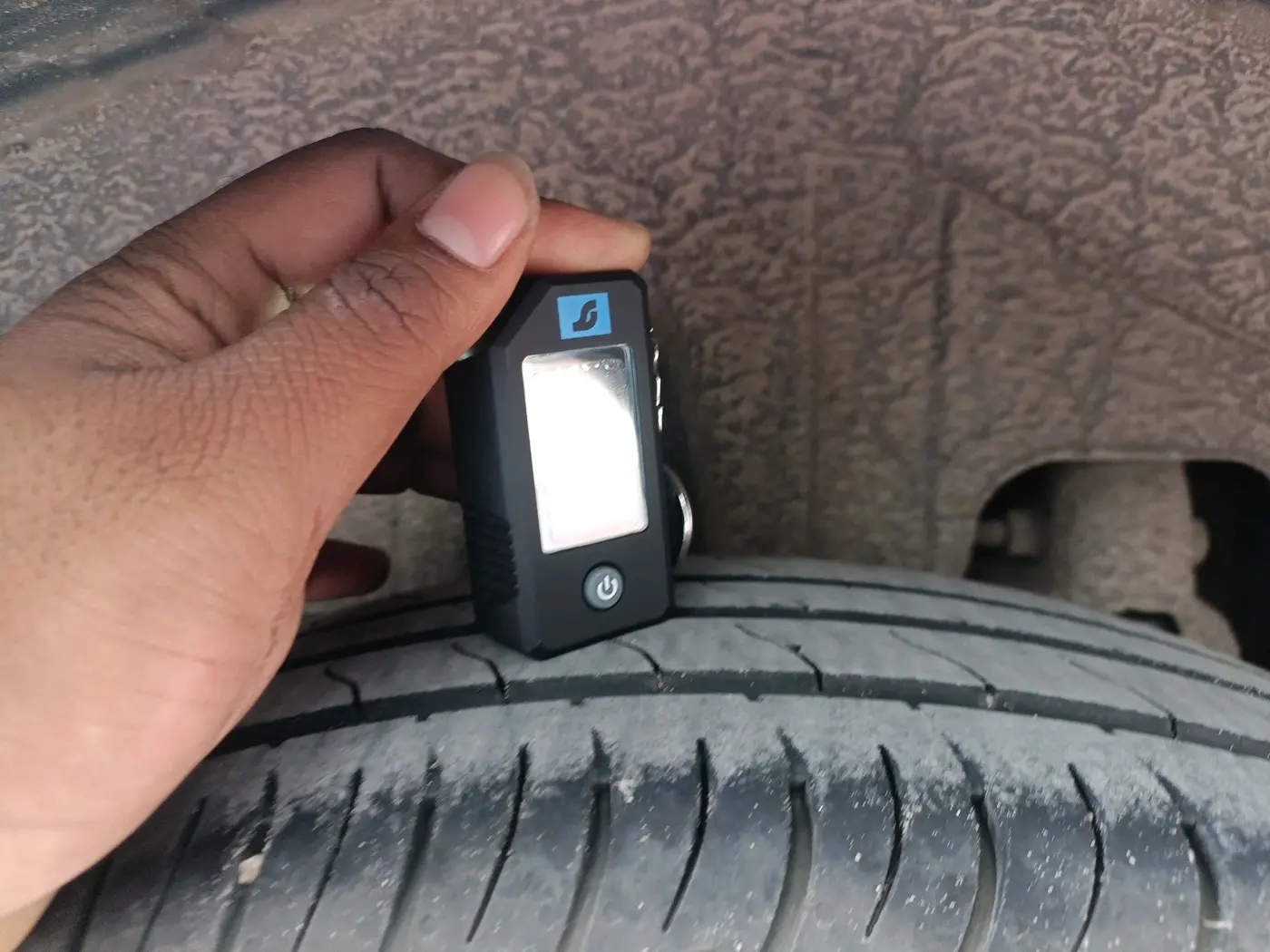 2022 Mahindra XUV300 W8 (O) 1.2 PETROL AMT, Petrol, Automatic, 26,983 km, tyre