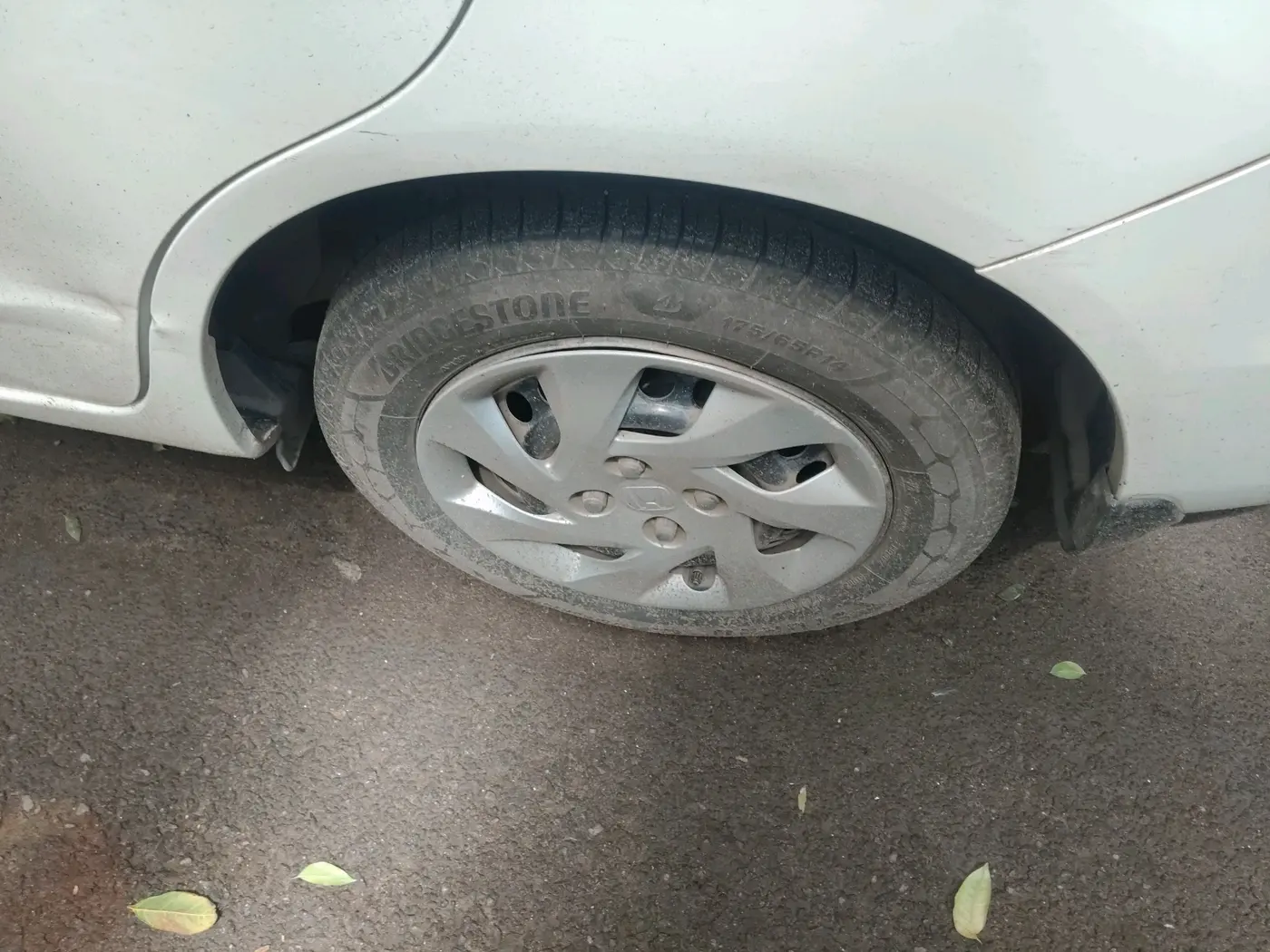 2013 Honda Amaze 1.5L I-DTEC S, Diesel, Manual, 96,097 km, tyre