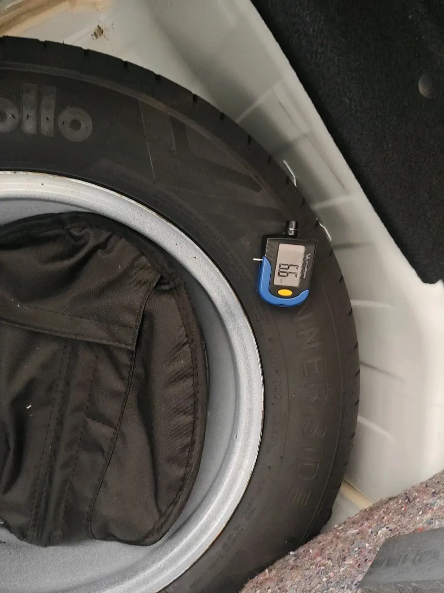 2025 Tata PUNCH Adventure Plus AMT, Petrol, Automatic, 6,721 km, tyre