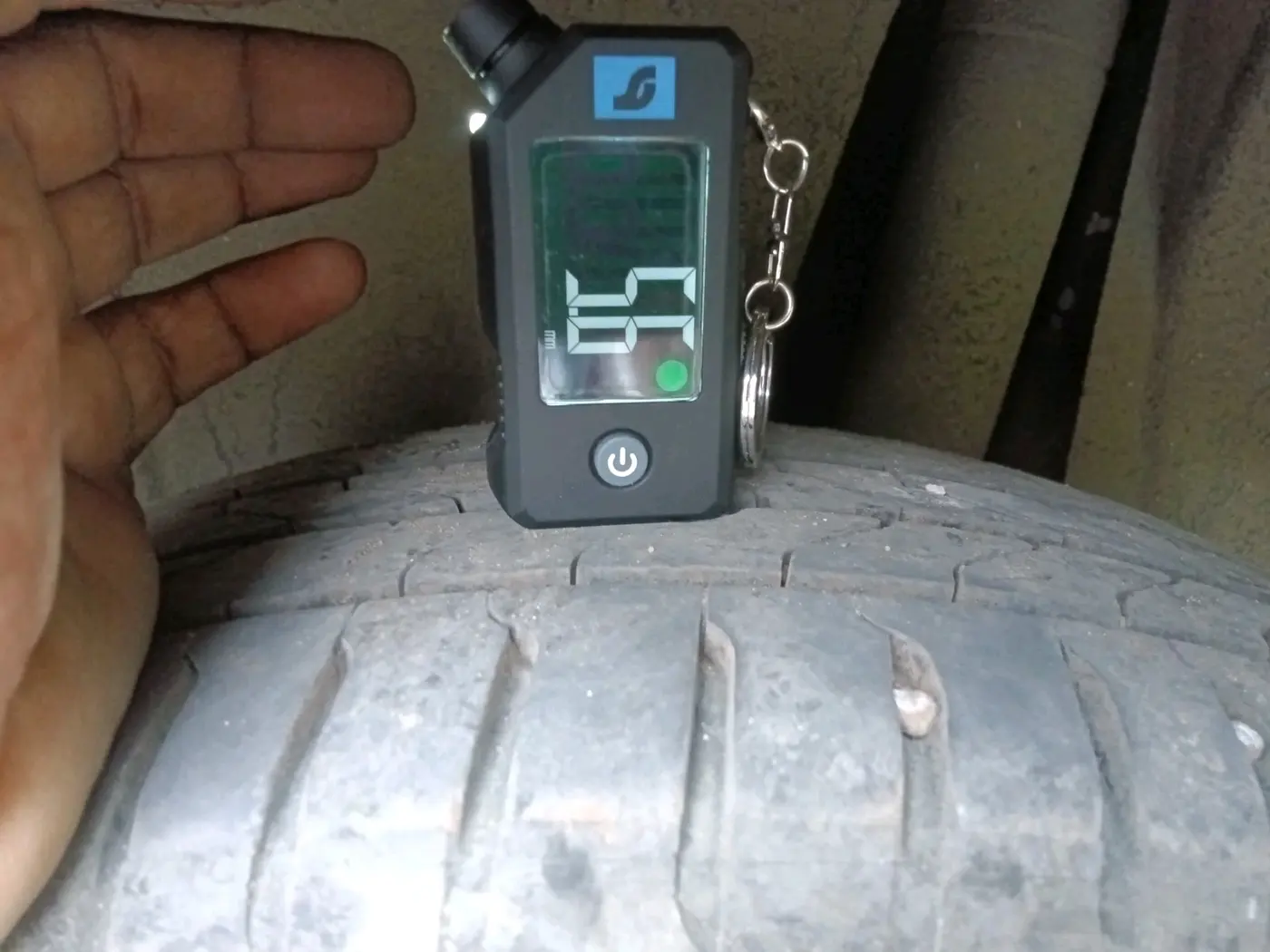 2020 Maruti XL6 ZETA MT, Petrol, Manual, 1,13,895 km, tyre