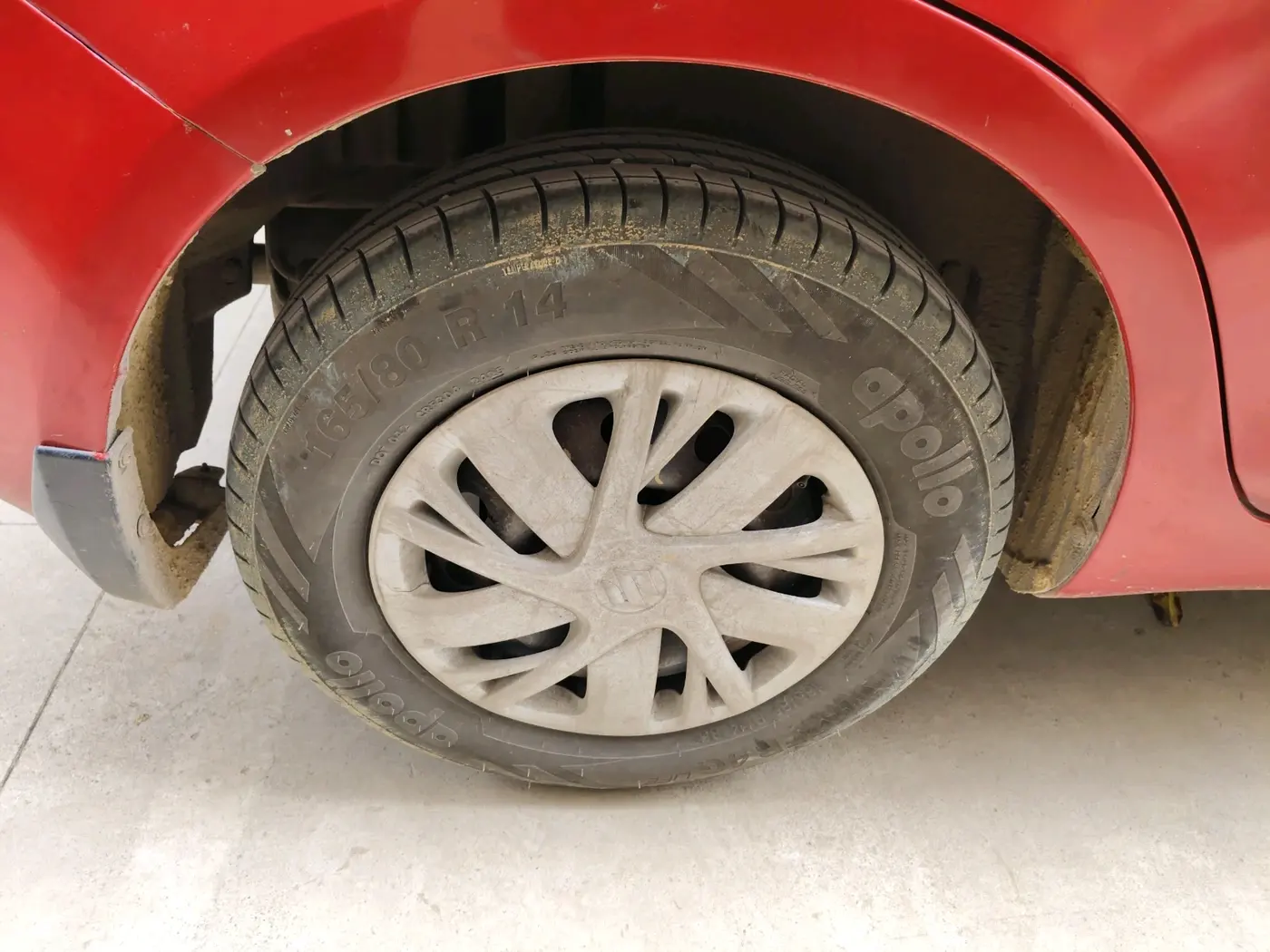 2013 Maruti Swift Dzire VDI, Diesel, Manual, 1,43,137 km, tyre