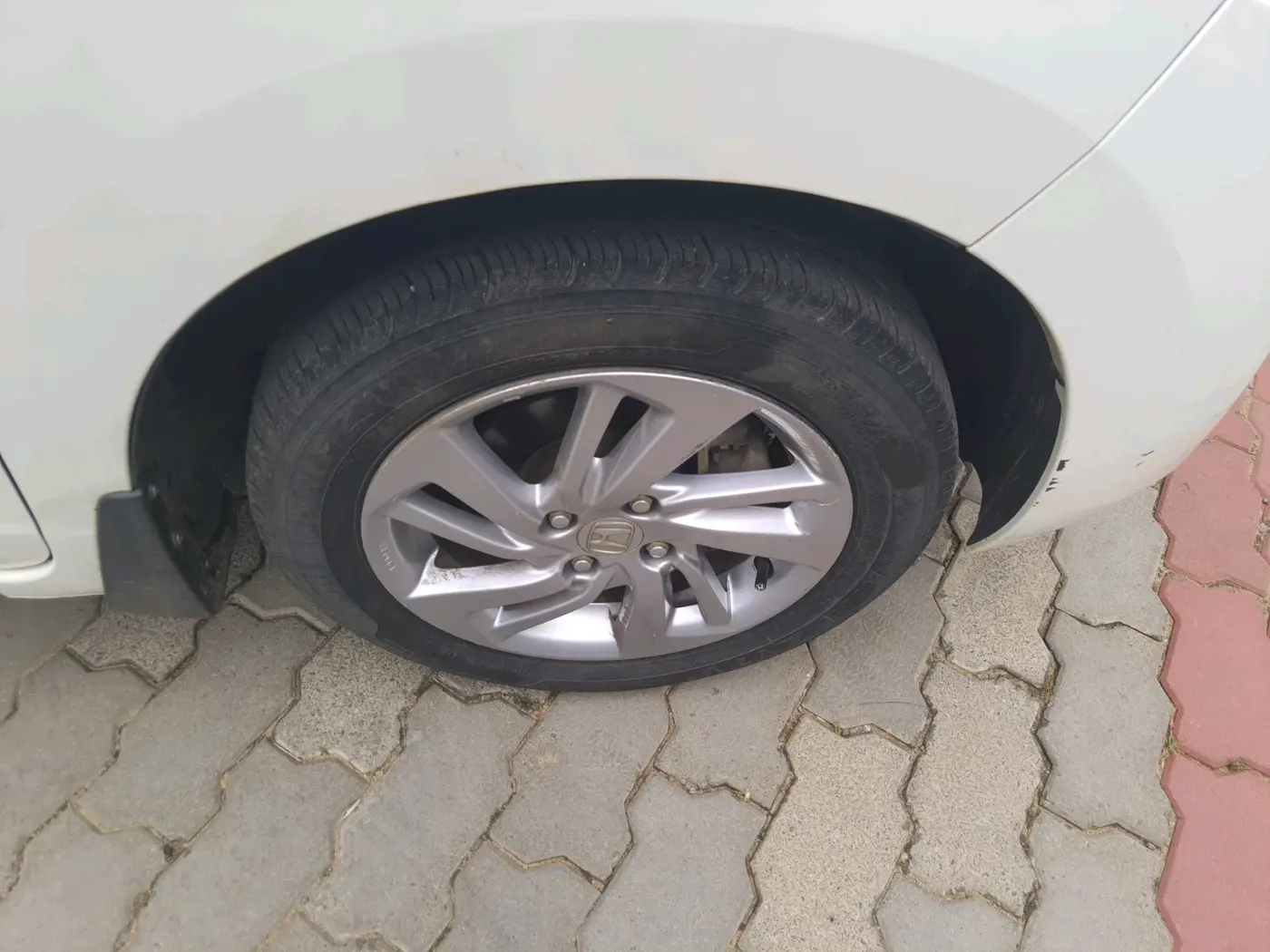 2019 Honda Jazz 1.2L I-VTEC VX CVT, Petrol, Automatic, 1,10,409 km, tyre