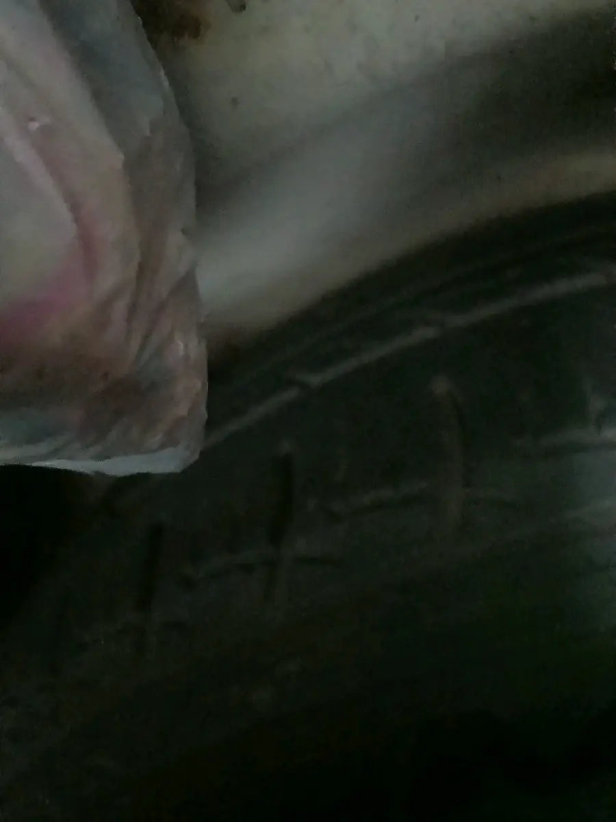 2014 Maruti Swift ZXI, CNG, Manual, 1,40,540 km, tyre