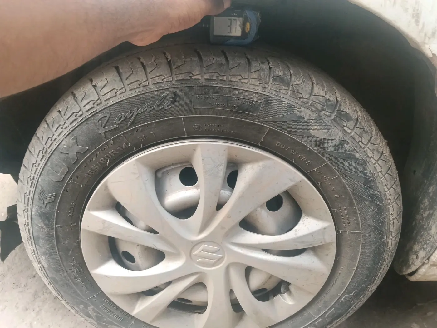 2018 Maruti Swift Dzire TOUR S-CNG, CNG, Manual, 1,15,318 km, tyre