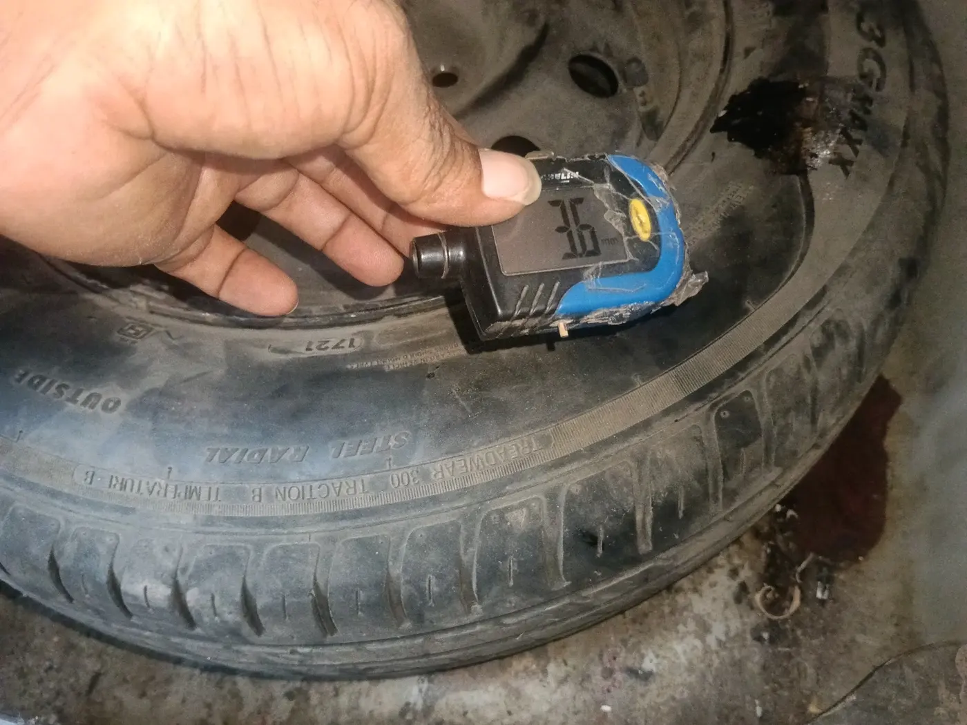 2018 Maruti Swift Dzire TOUR S-CNG, CNG, Manual, 1,15,318 km, tyre