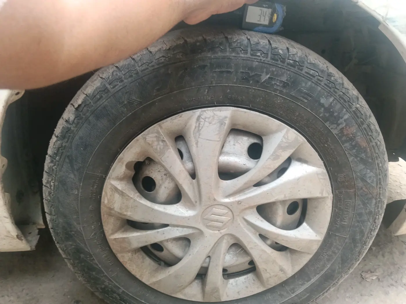 2018 Maruti Swift Dzire TOUR S-CNG, CNG, Manual, 1,15,318 km, tyre