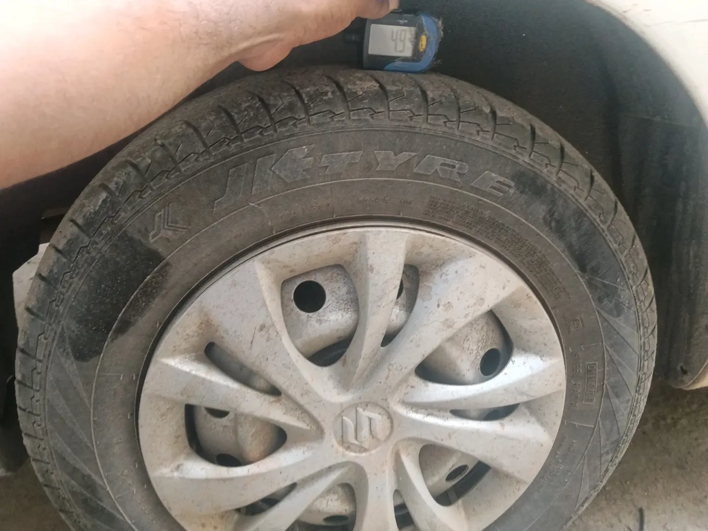 2018 Maruti Swift Dzire TOUR S-CNG, CNG, Manual, 1,15,318 km, tyre
