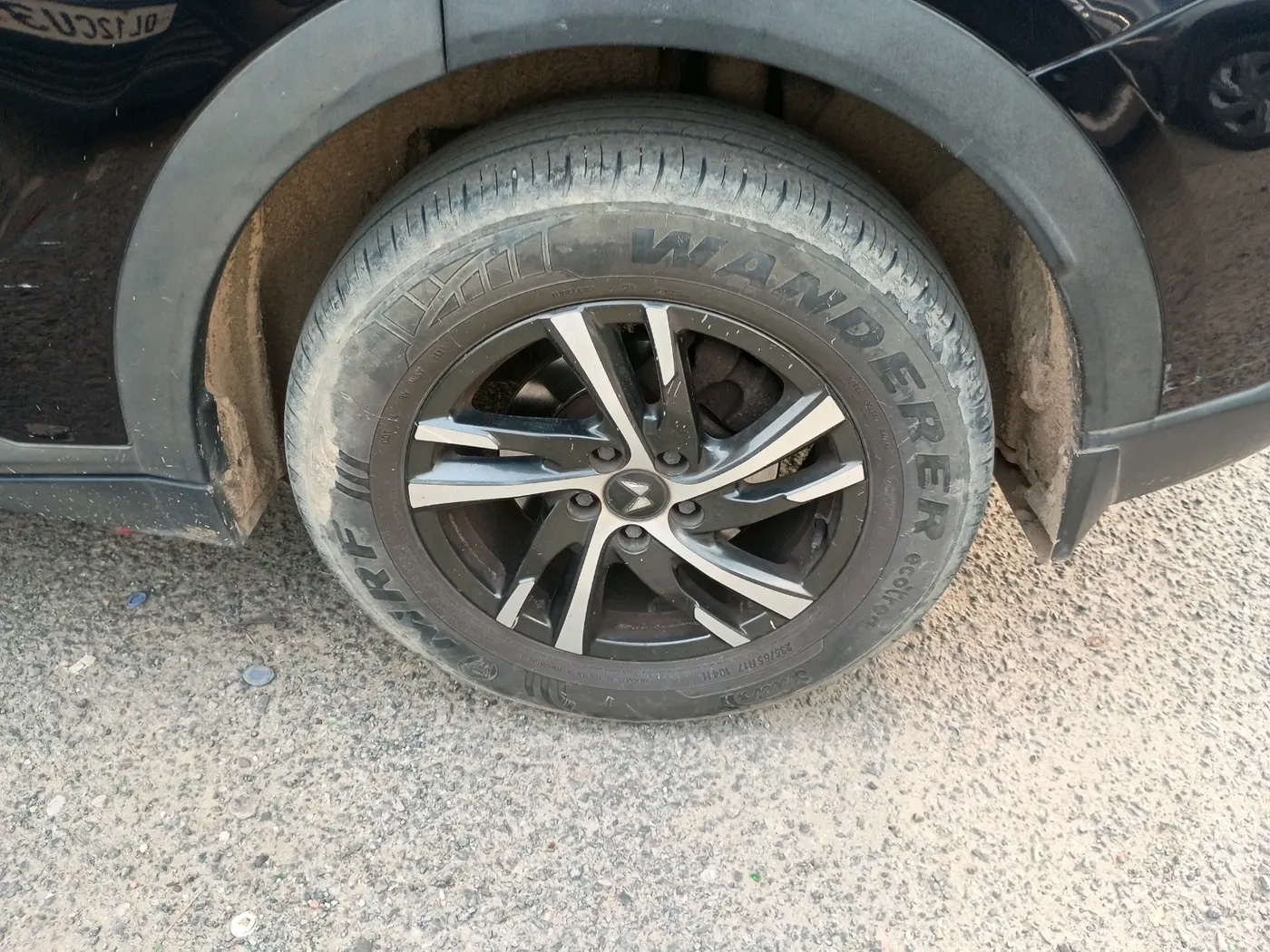 2023 Mahindra XUV700 AX 5 D AT 5 STR, Diesel, Automatic, 51,301 km, tyre