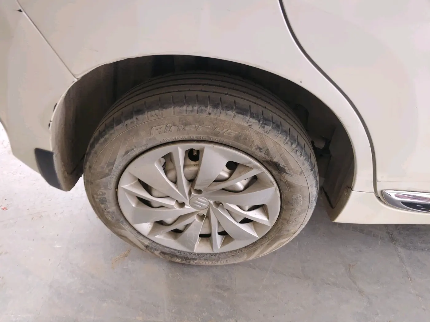 2023 Maruti Baleno SIGMA PETROL 1.2, Petrol, Manual, 89,842 km, tyre