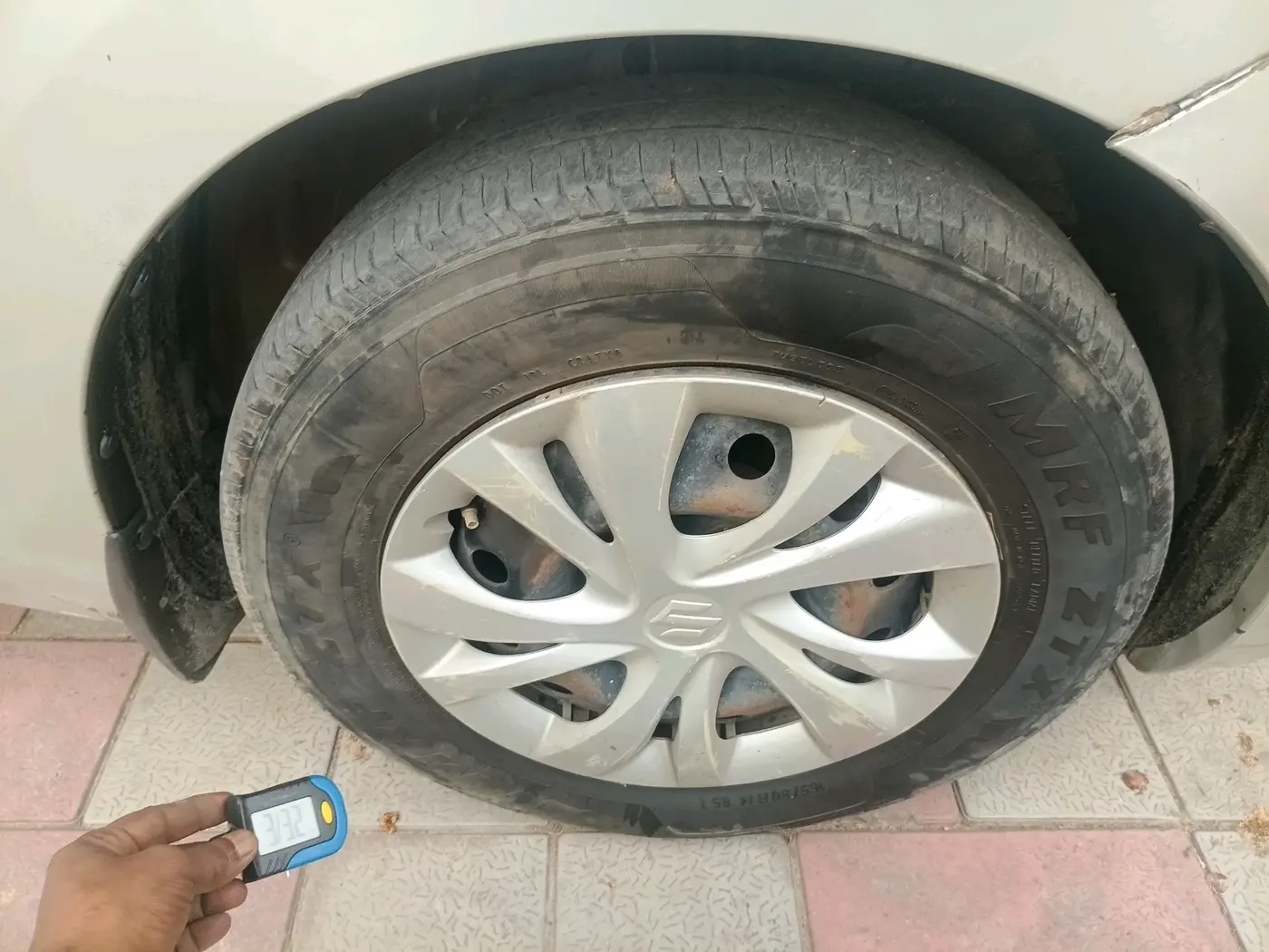 2021 Maruti Swift VXI, Petrol, Manual, 96,839 km, tyre