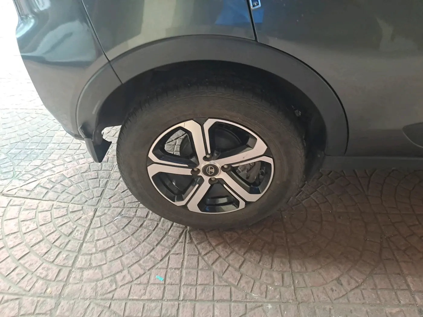 2021 Tata NEXON XZA PLUS PETROL, Petrol, Automatic, 38,144 km, tyre