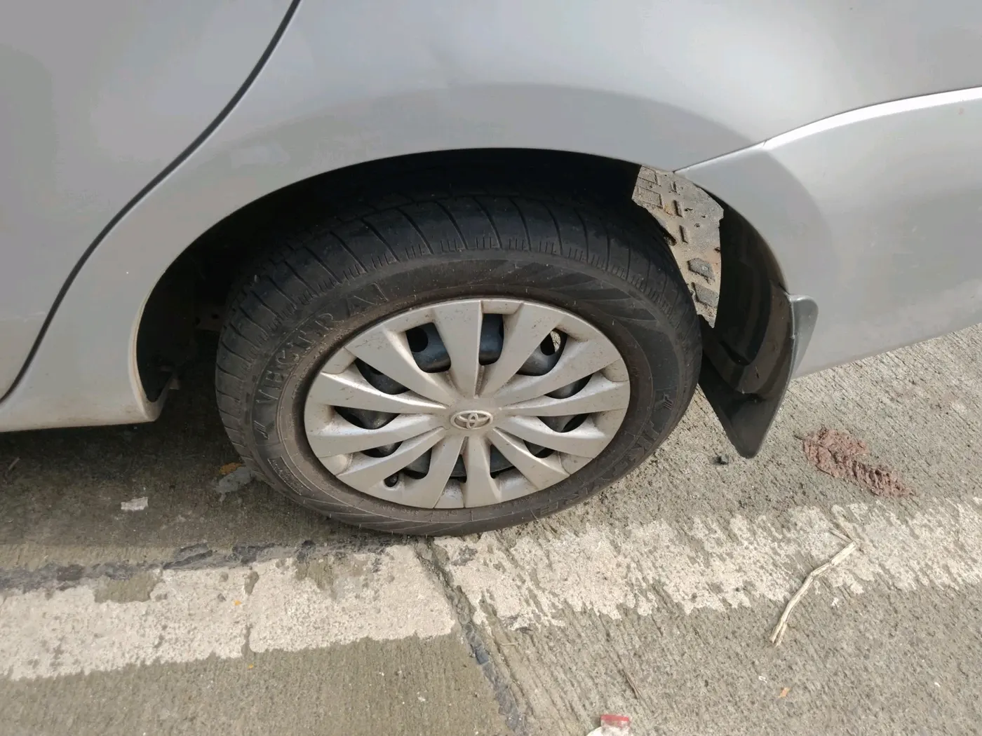 2011 Toyota Etios G, Petrol, Manual, 15,269 km, tyre