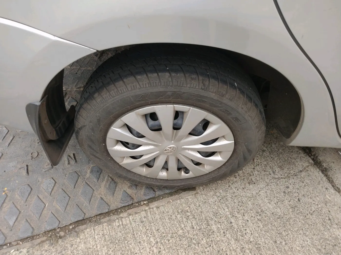 2011 Toyota Etios G, Petrol, Manual, 15,269 km, tyre