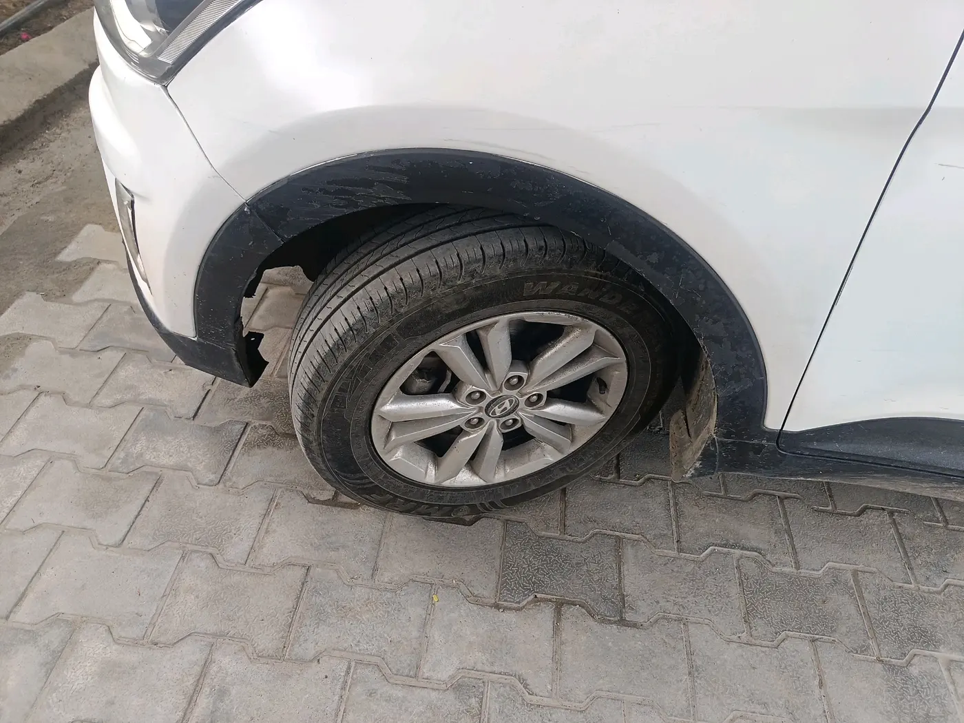 2015 Hyundai Creta SX PLUS AT 1.6 DIESEL, Diesel, Automatic, 1,17,558 km, tyre