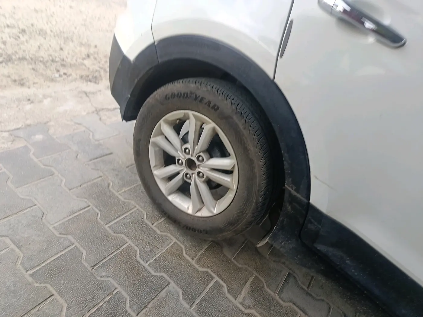 2015 Hyundai Creta SX PLUS AT 1.6 DIESEL, Diesel, Automatic, 1,17,558 km, tyre