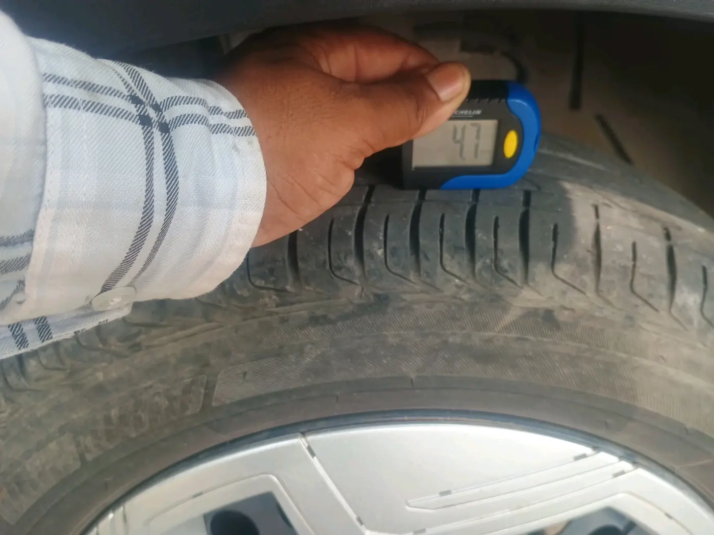 2025 Tata NEXON Smart Plus (S) 1.5 Diesel 5MT, Diesel, Manual, 17,424 km, tyre