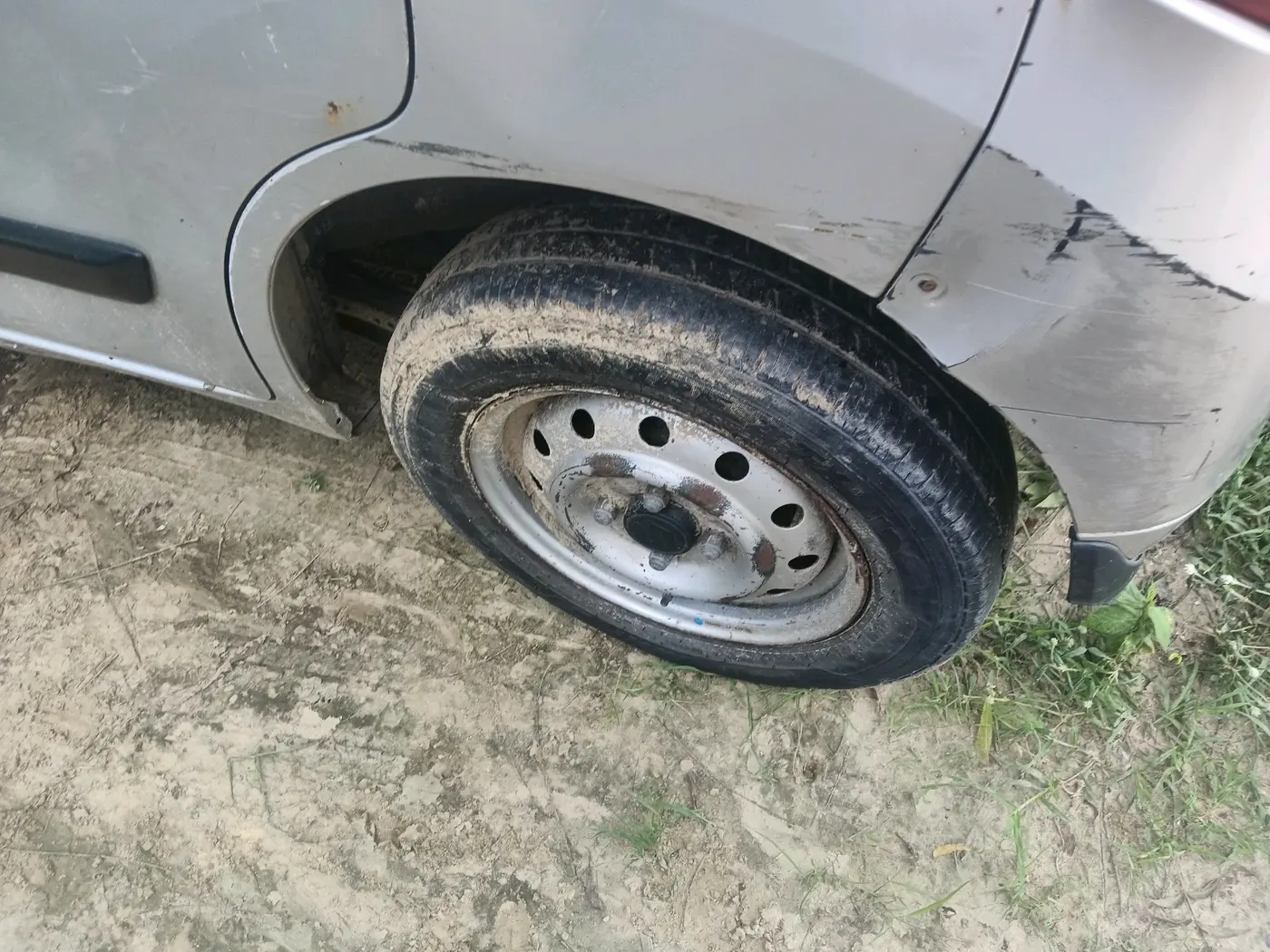 2016 Maruti Wagon R 1.0 LXI CNG, CNG, Manual, 3,13,026 km, tyre