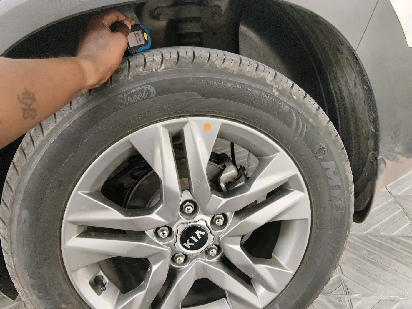 2020 KIA SELTOS HTX PLUS AT1.5 DIESEL, Diesel, Automatic, 1,11,876 km, tyre