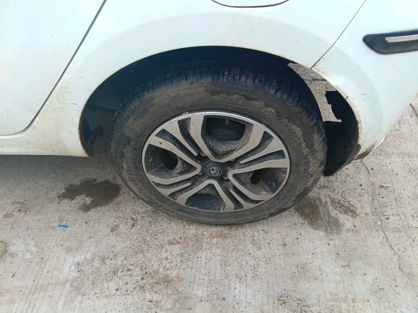 2024 Tata Tiago XT (O) PETROL, Petrol, Manual, 38,417 km, tyre